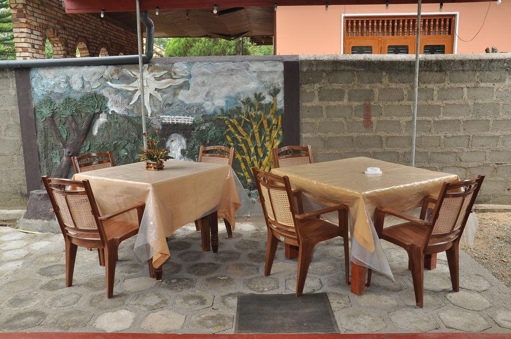 Sanoga Holiday Resort Тисамахарама Екстериор снимка