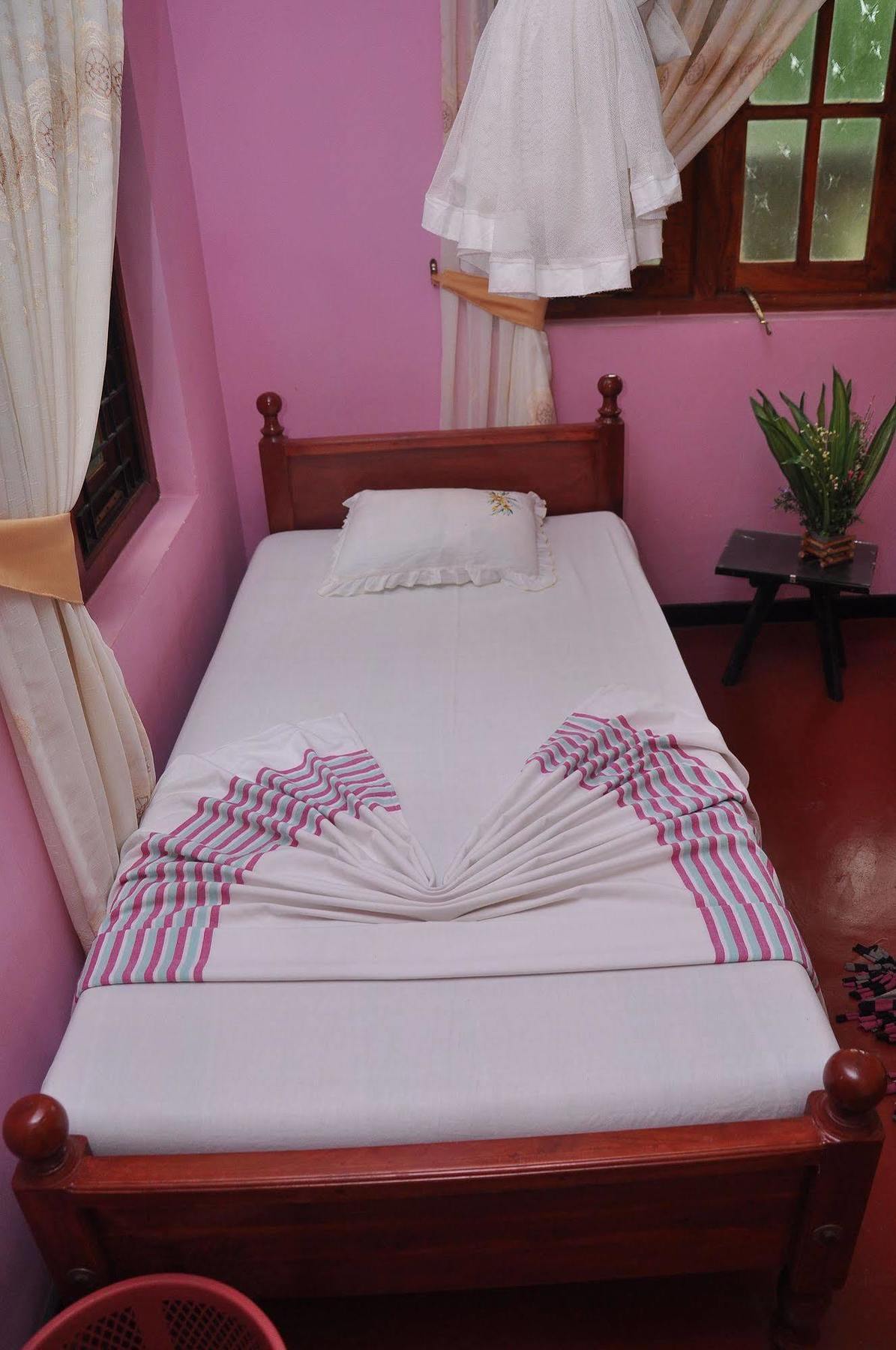 Sanoga Holiday Resort Тисамахарама Екстериор снимка