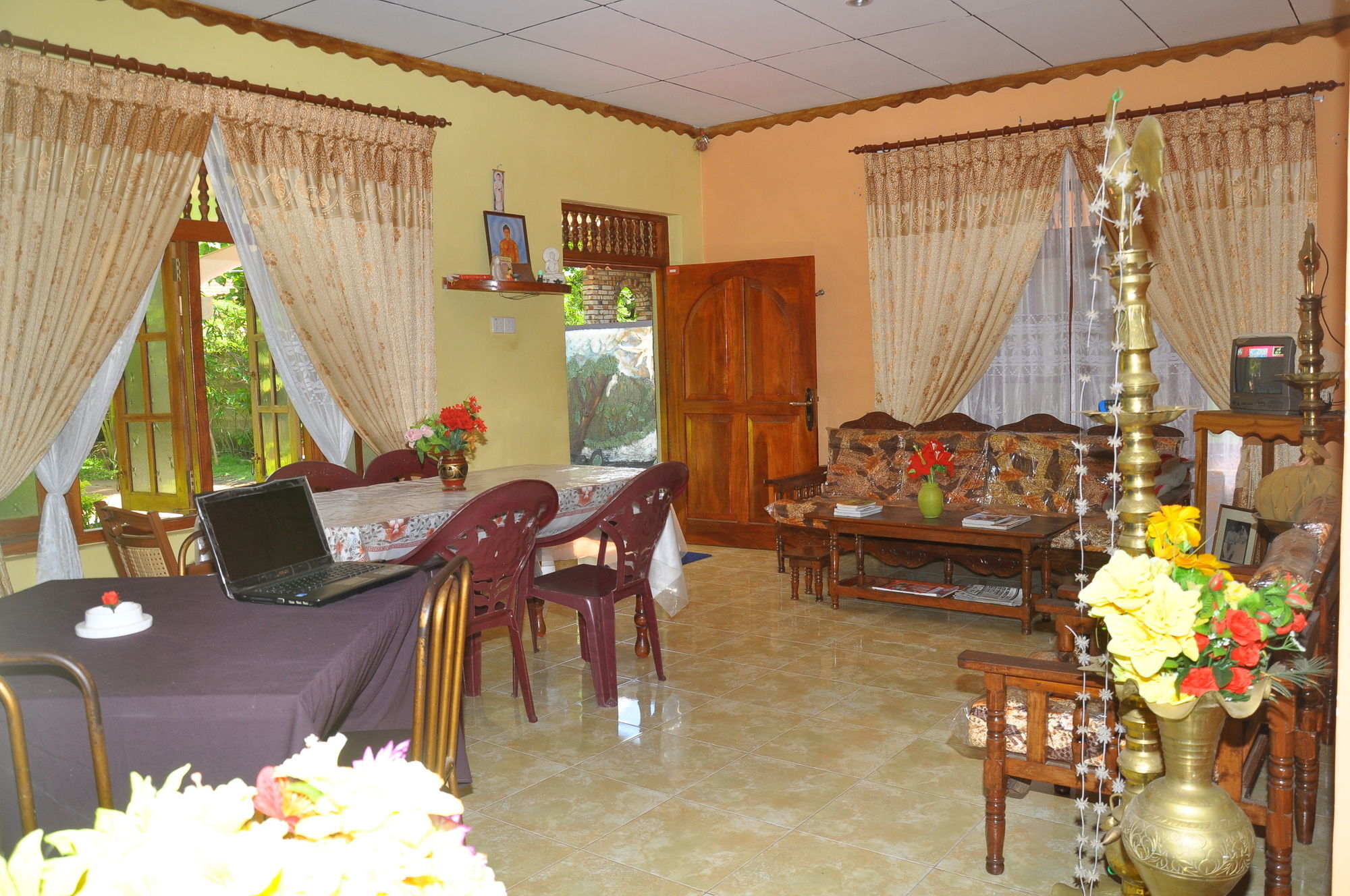 Sanoga Holiday Resort Тисамахарама Екстериор снимка